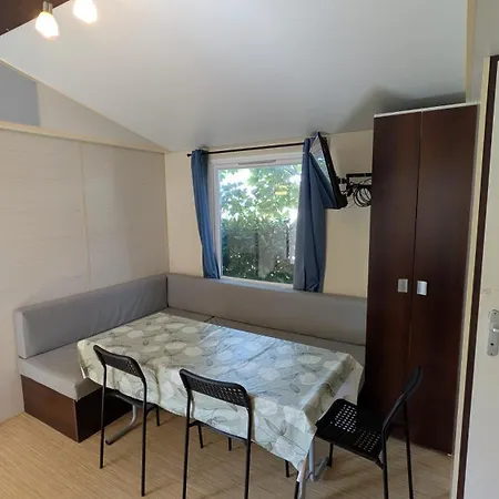 Mobil-home Au Bord Du Lot *